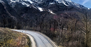 Две дороги в Дагестане расчистили после ночных обвалов скальных пород